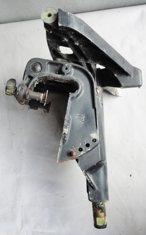 A405M16 Evinrude Johnson E4RDHLESR Bracket